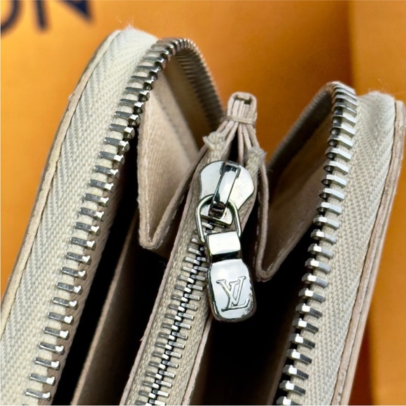 💎LOUIS VUITTON Monogram Clemence Wallet - Picture 10 of 14